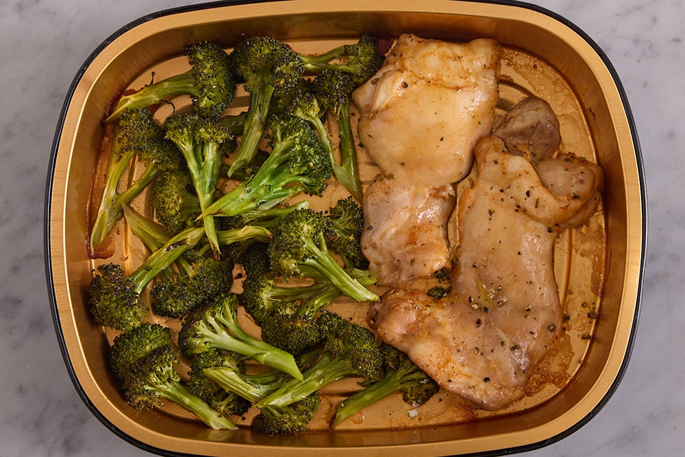 recipe-step-image-Bake the chicken & broccoli }
