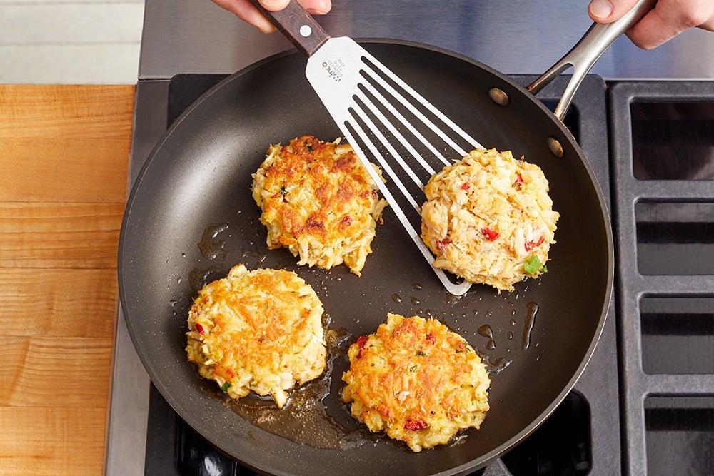 recipe-step-image-Cook the crab cakes}