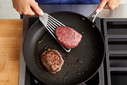 recipe-step-image-Cook the steaks}