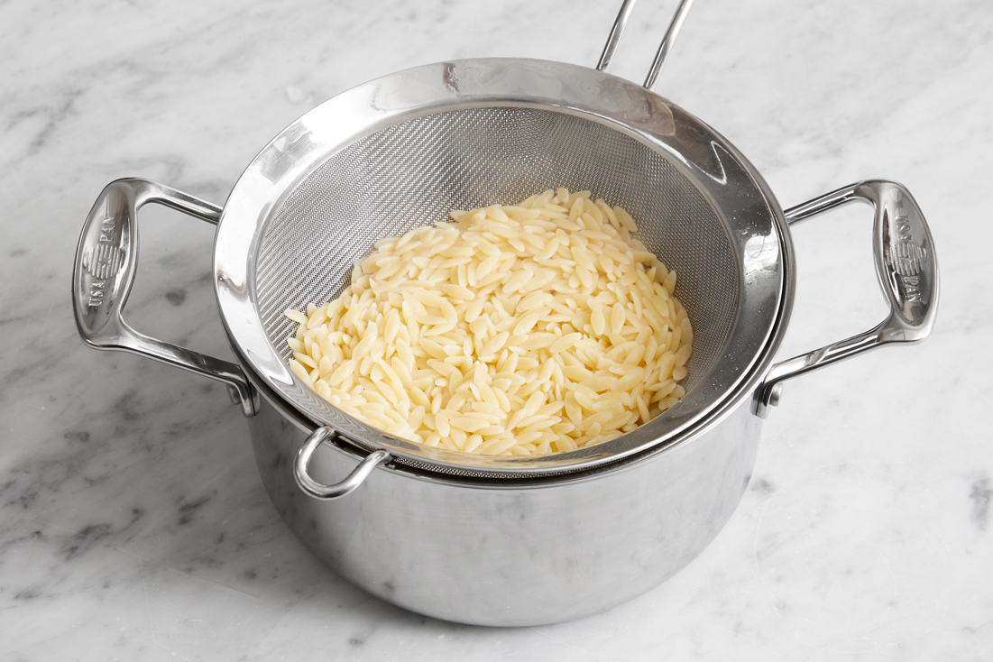 recipe-step-image-Cook the pasta }