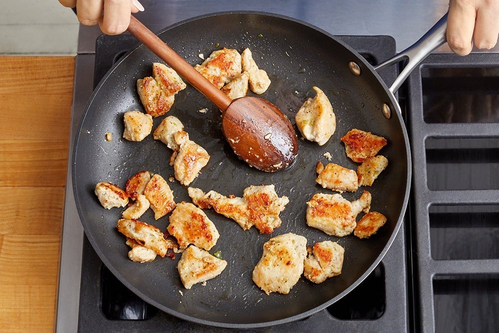 recipe-step-image-Cook the chicken}