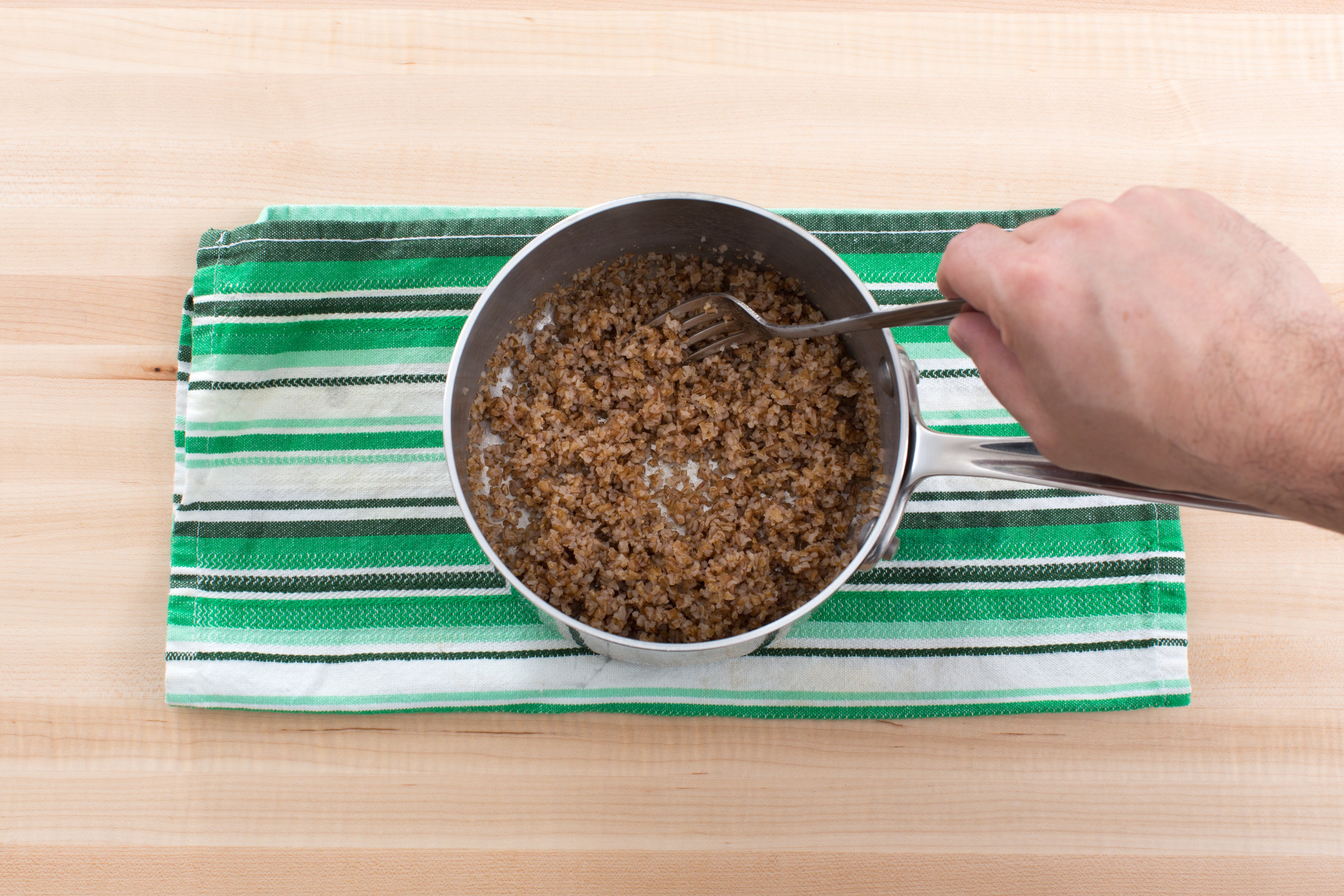 recipe-step-image-Cook the bulgur:}