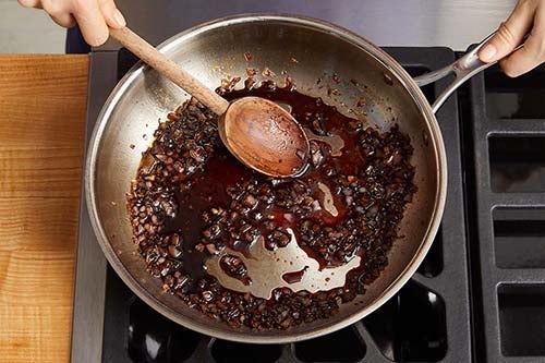 recipe-step-image-Finish the sauce}