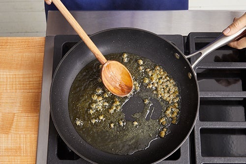 recipe-step-image-Fry the capers}
