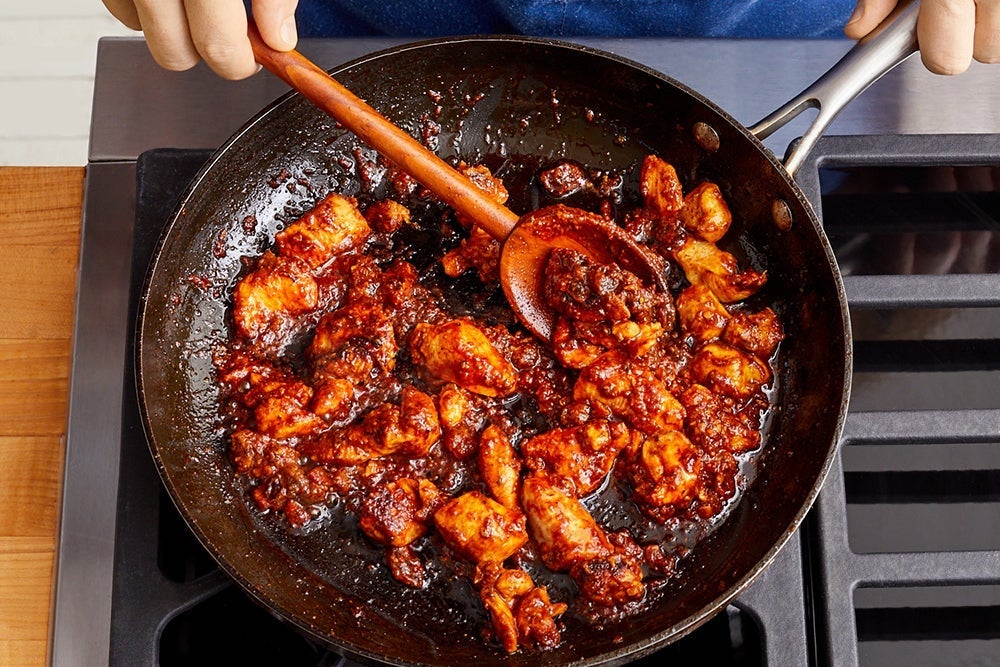 recipe-step-image-Cook the chicken}