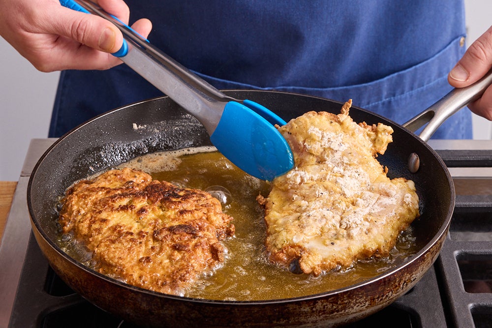 recipe-step-image-Cook & glaze the chicken}