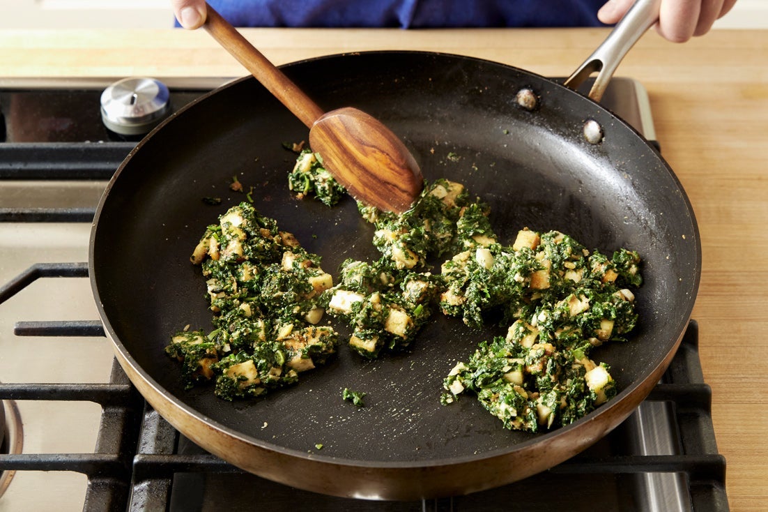 recipe-step-image-Make the saag paneer:}