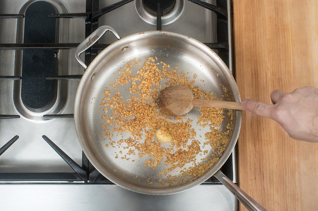 recipe-step-image-Make the garlic breadcrumbs: }
