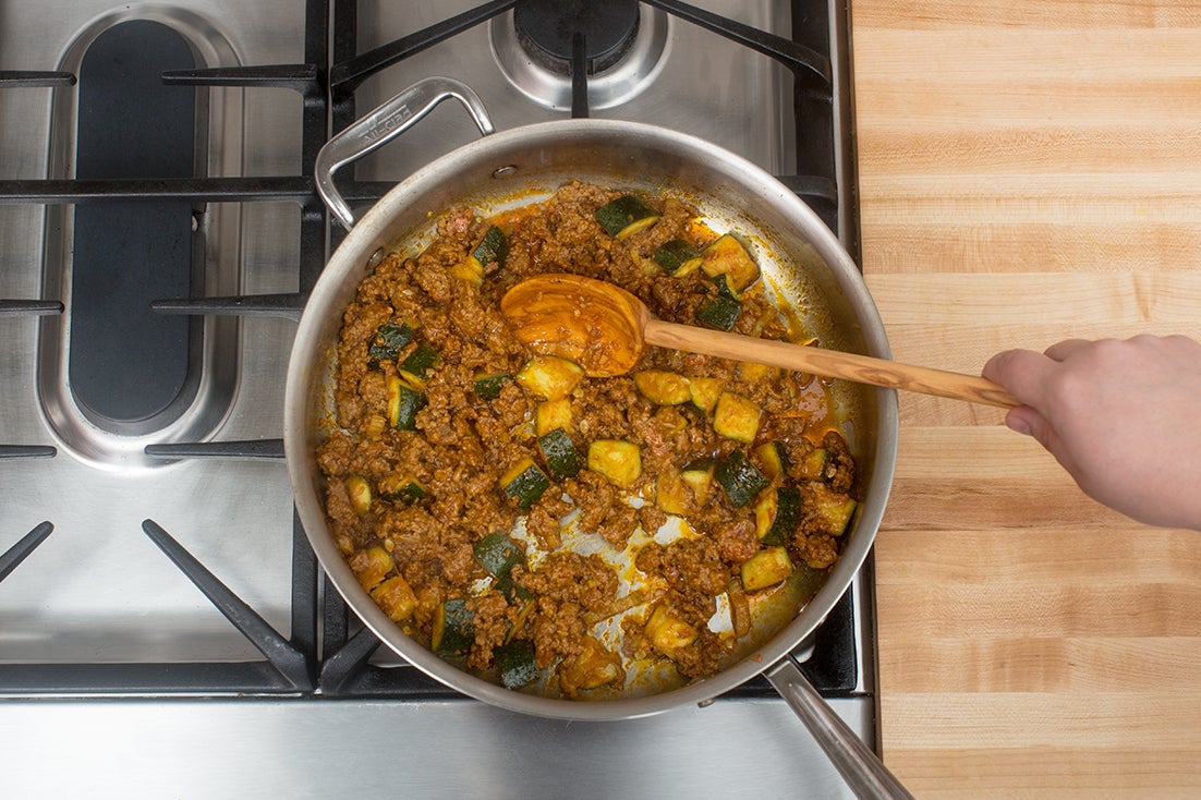 recipe-step-image-Add the lamb & beef:}