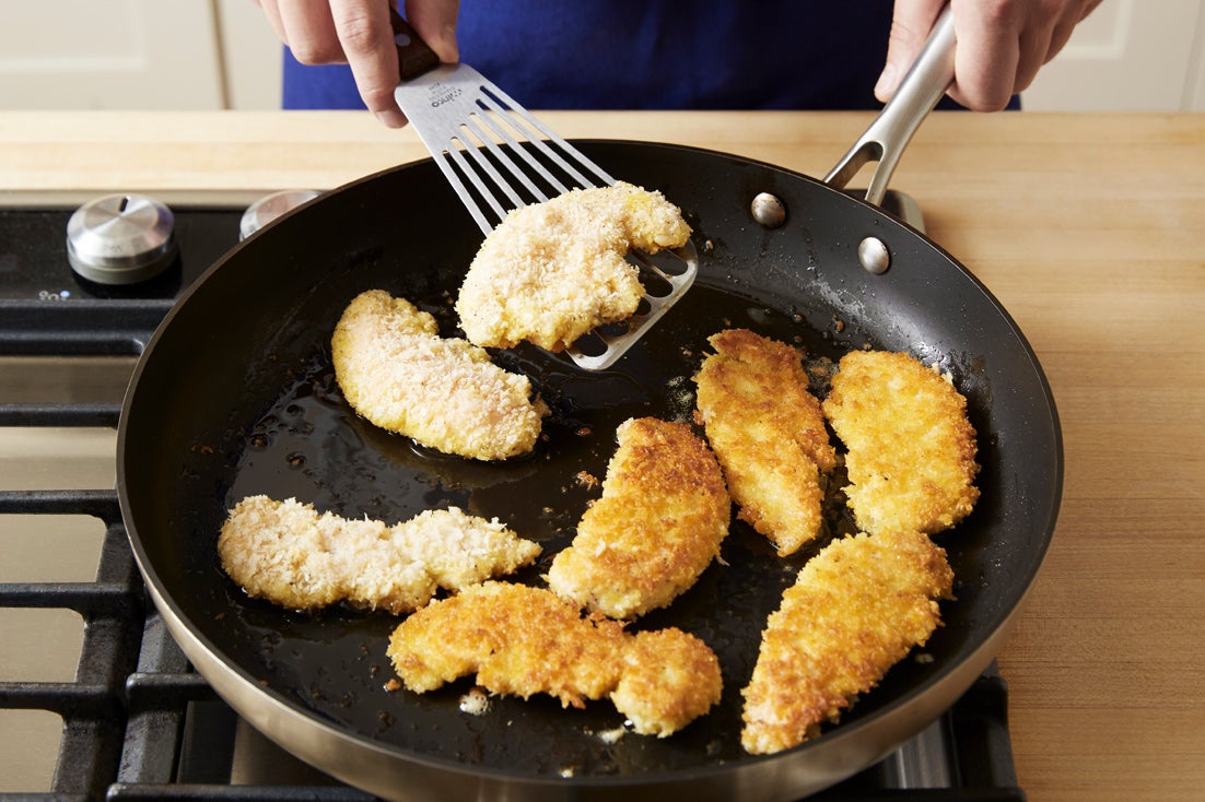 recipe-step-image-Cook the chicken:}