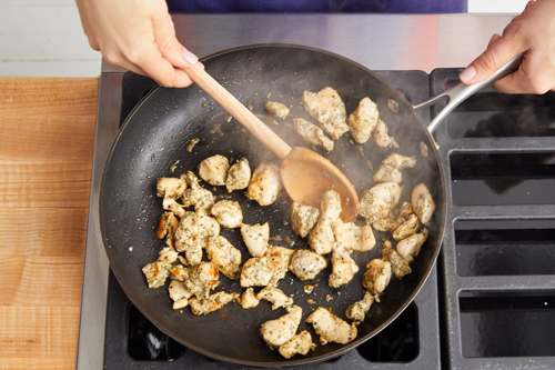 recipe-step-image-Cook the chicken}