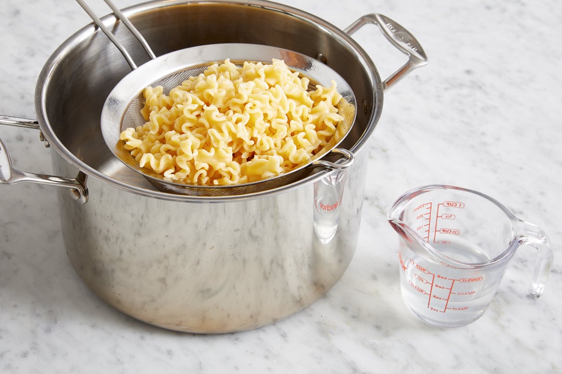 recipe-step-image-Cook the pasta}