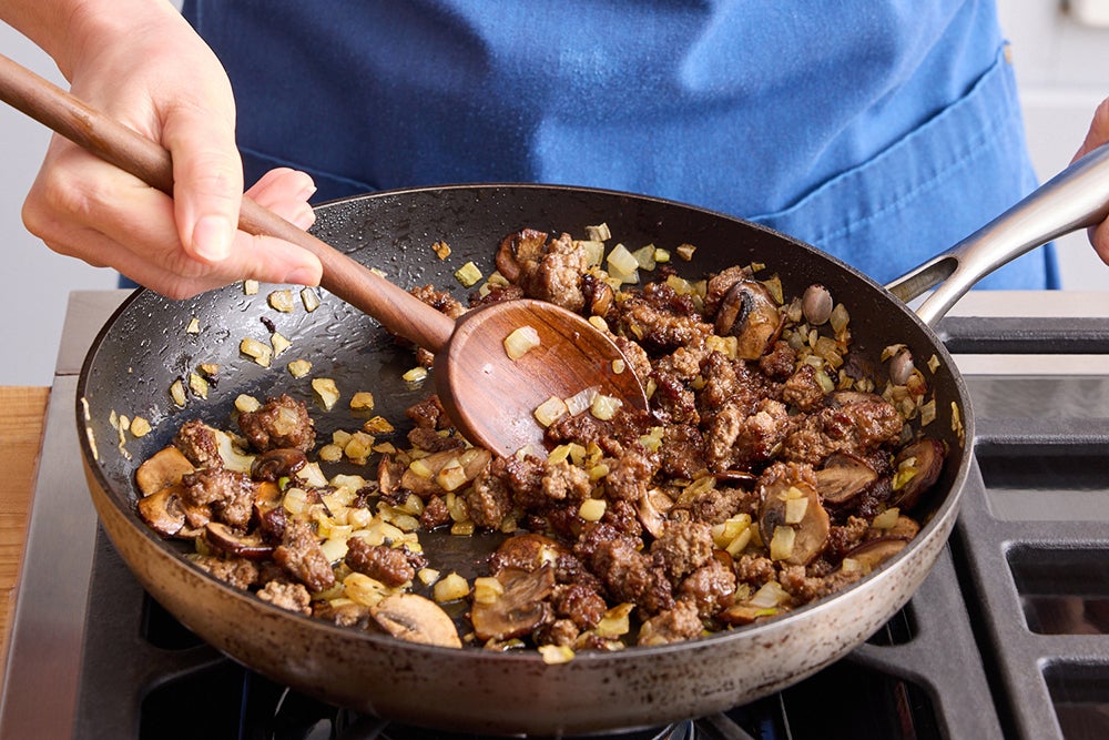 recipe-step-image-Cook the turkey & vegetables}