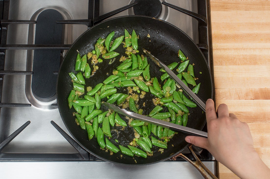 recipe-step-image-Cook the snap peas:}