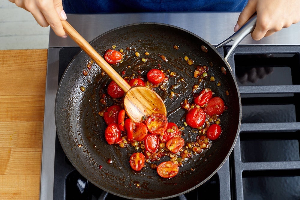 recipe-step-image-Make the tomato jam }