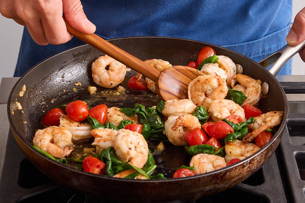 recipe-step-image-Cook the shrimp & vegetables}
