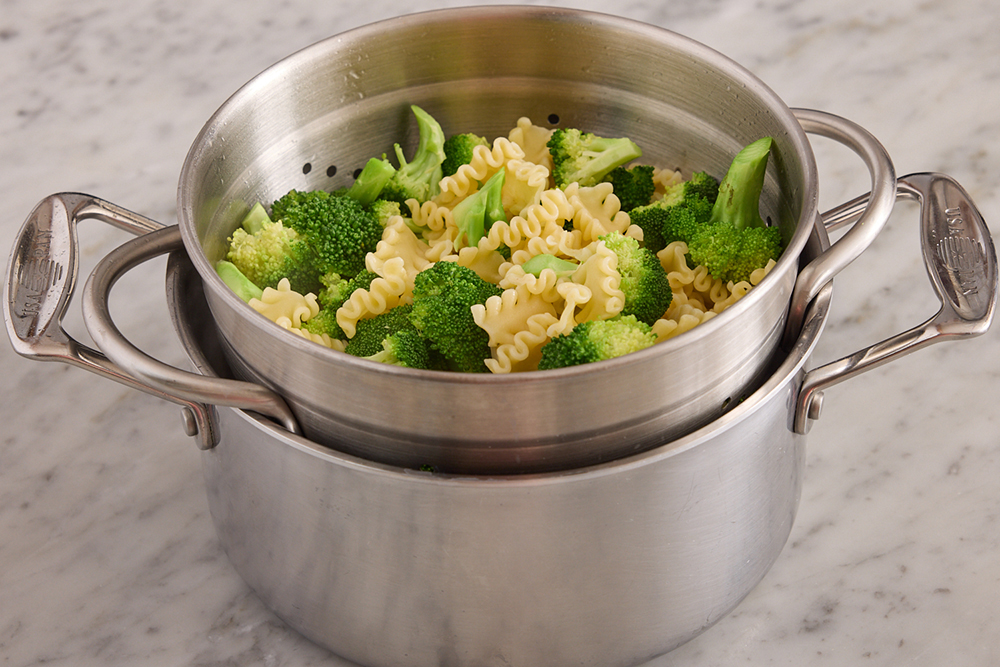 recipe-step-image-Cook the pasta & broccoli}