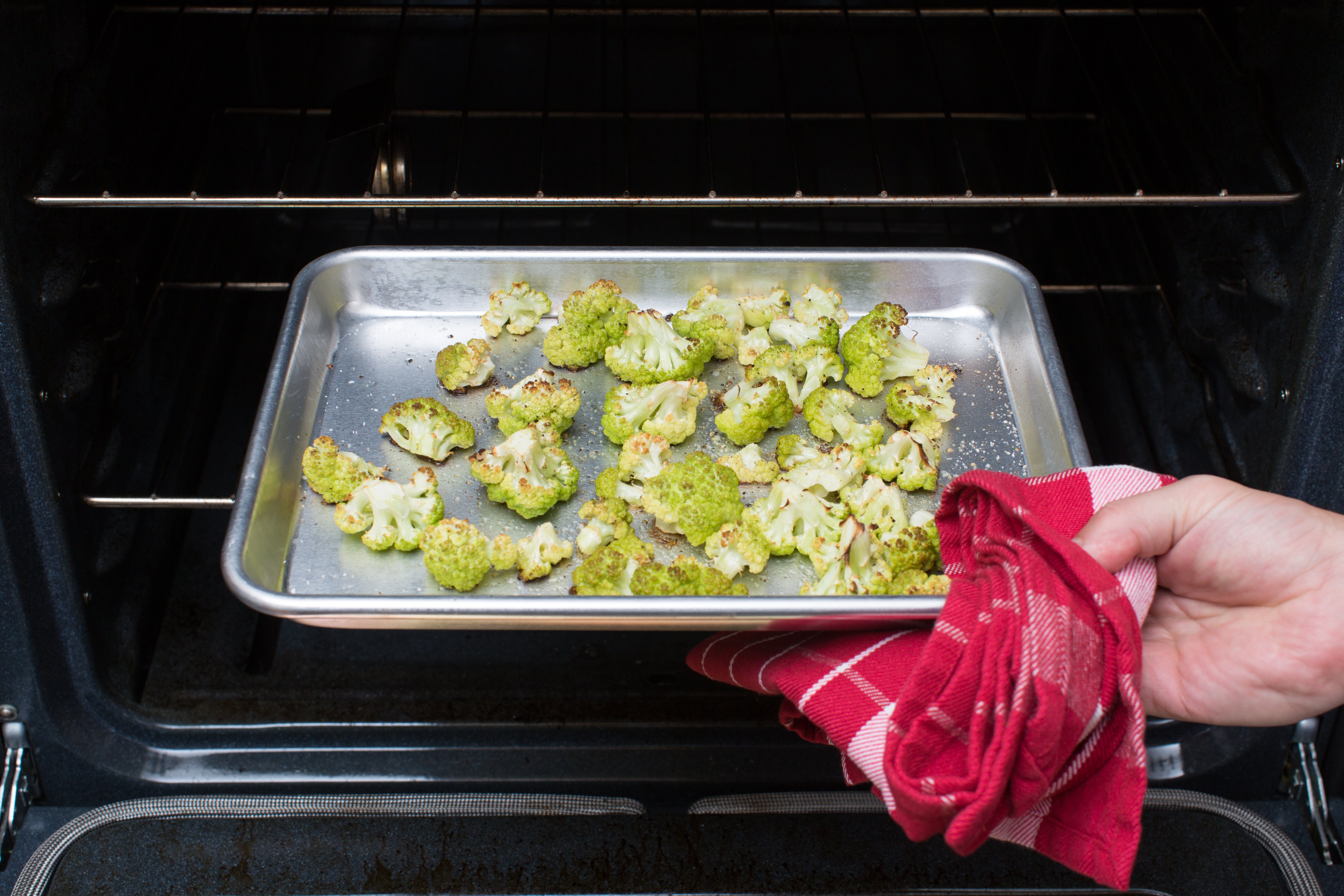 recipe-step-image-Roast the cauliflower:}