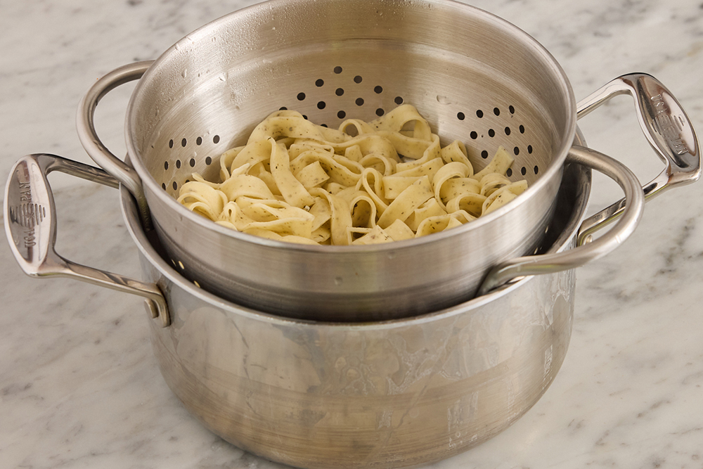 recipe-step-image-Cook the pasta}