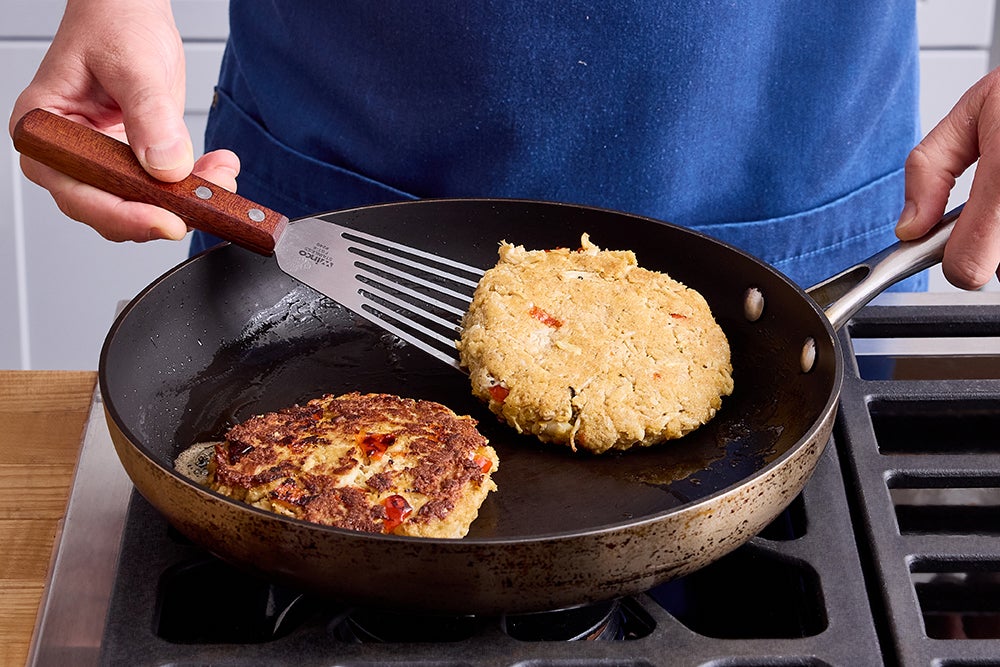 recipe-step-image-Cook the crab cakes}