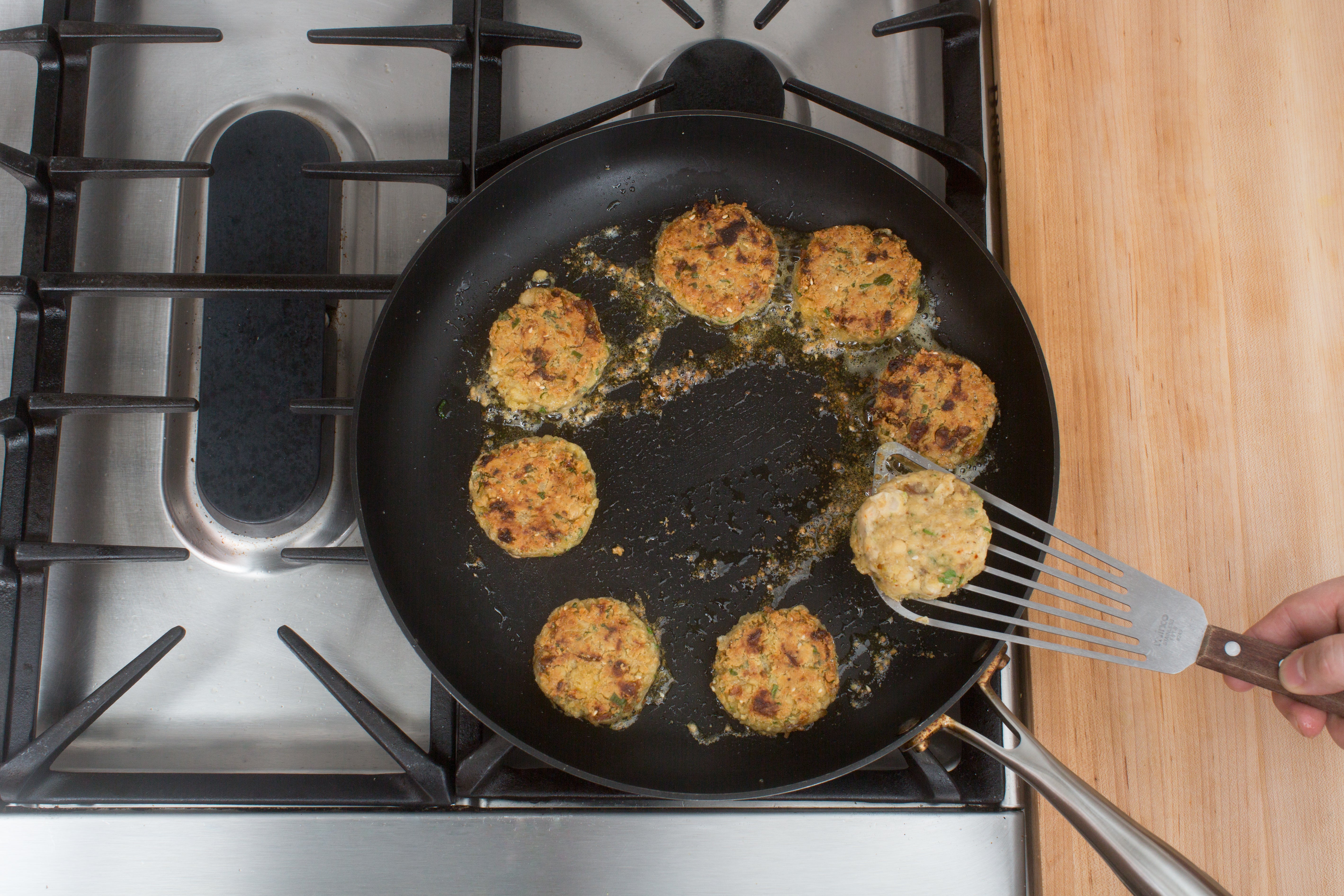 recipe-step-image-Cook the falafel: }