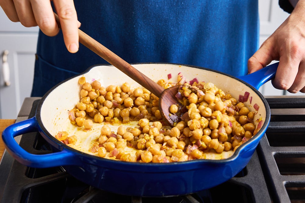 recipe-step-image-Start the sauce}