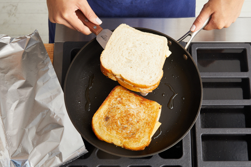 recipe-step-image-Cook the sandwiches}