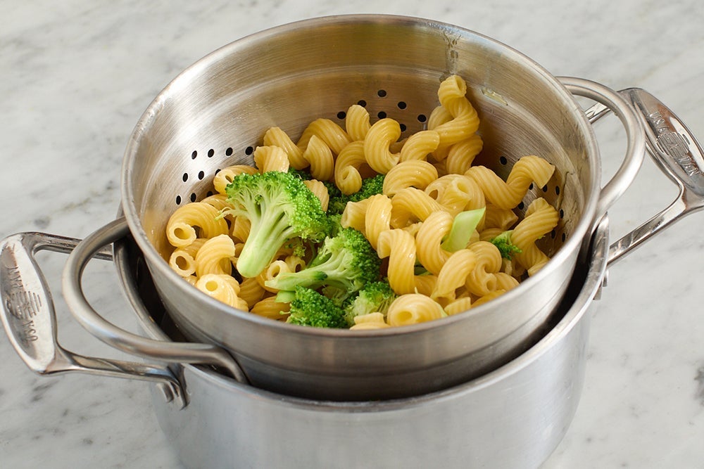 recipe-step-image-Cook the pasta & broccoli }
