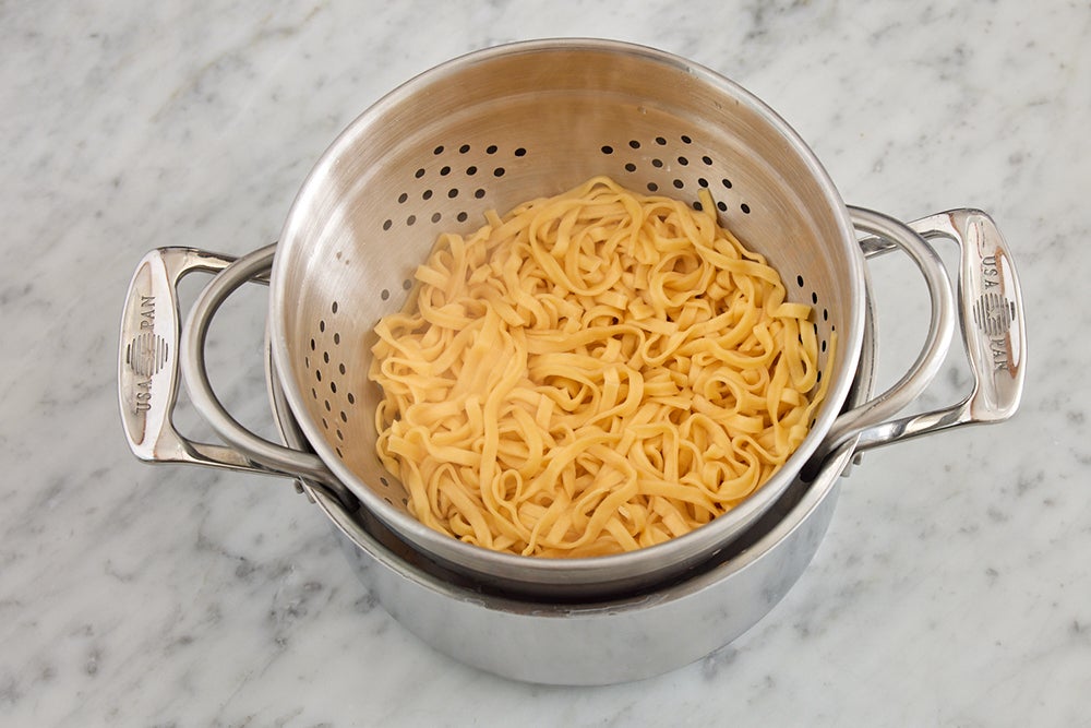 recipe-step-image-Cook the noodles}