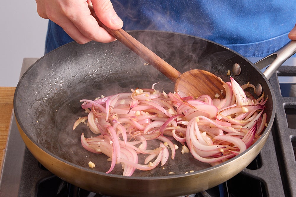 recipe-step-image-Cook the onion}