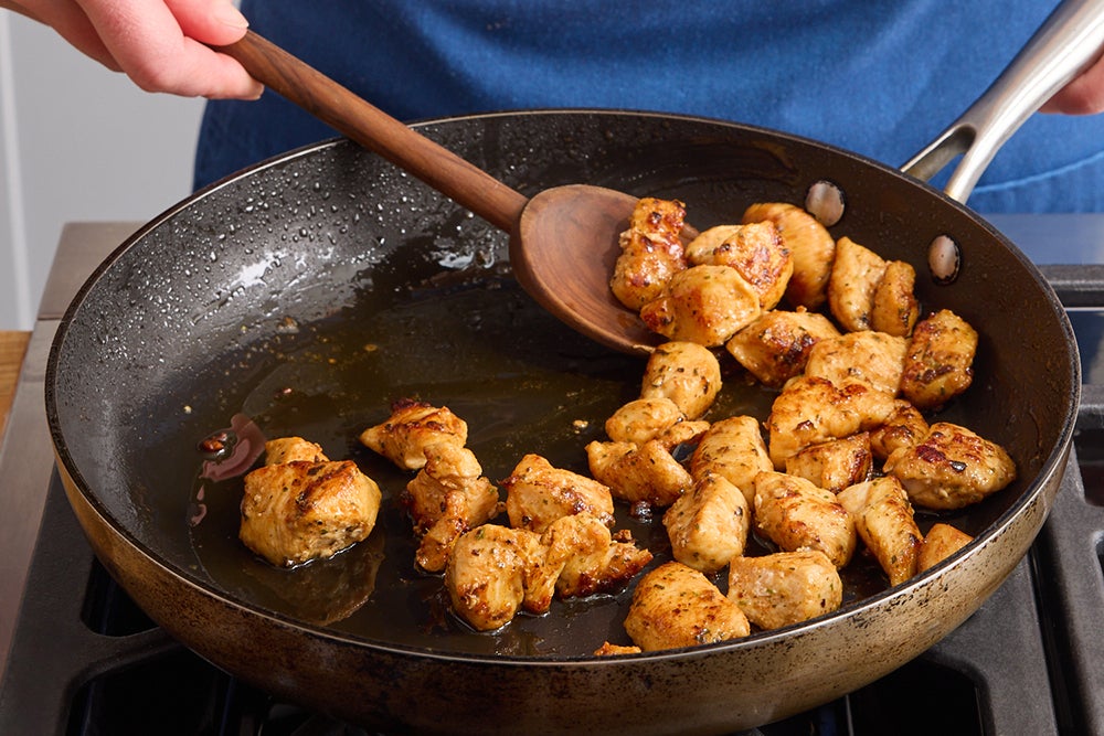 recipe-step-image-Cook the chicken}