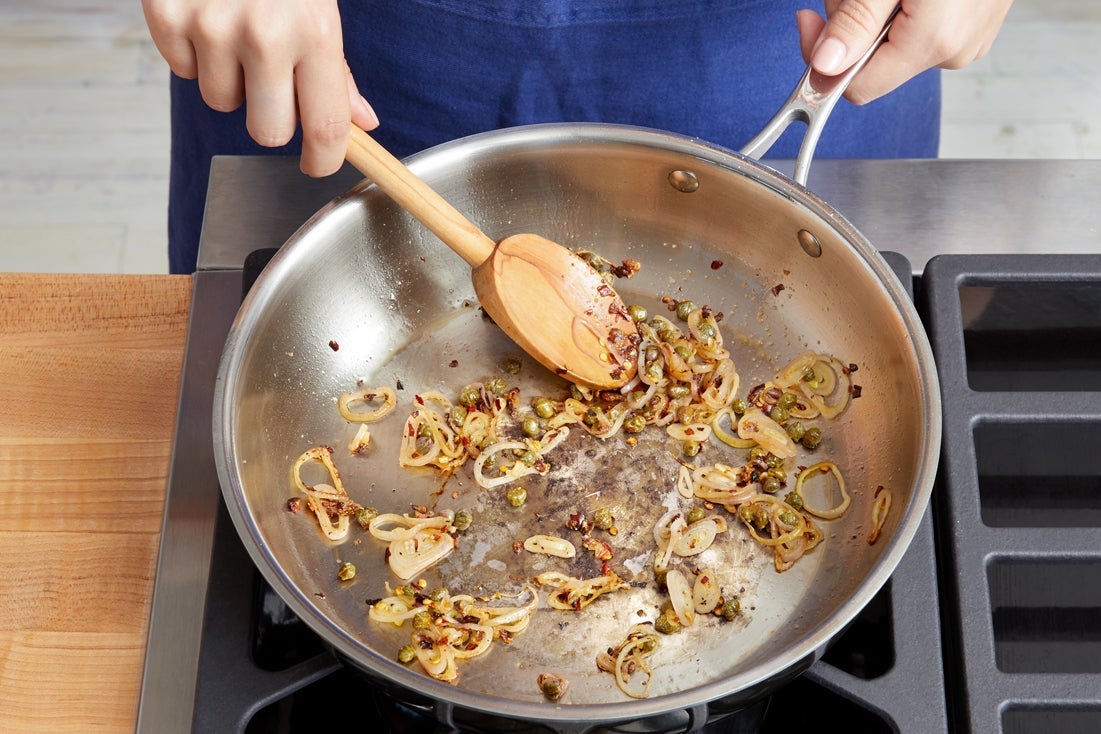 recipe-step-image-Cook the shallot}