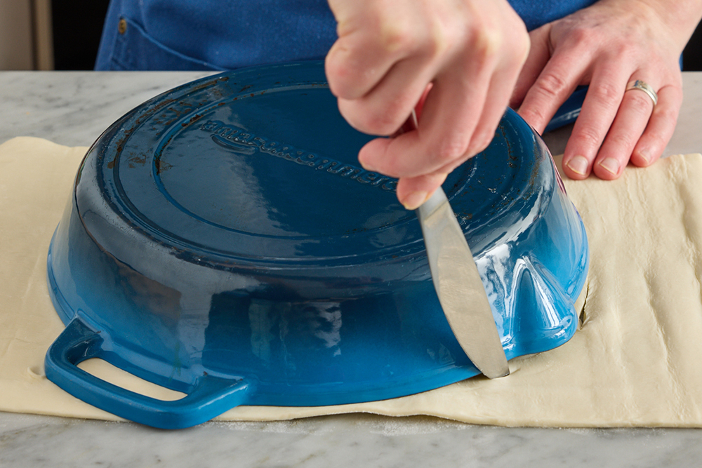 recipe-step-image-Prepare the pastry dough}