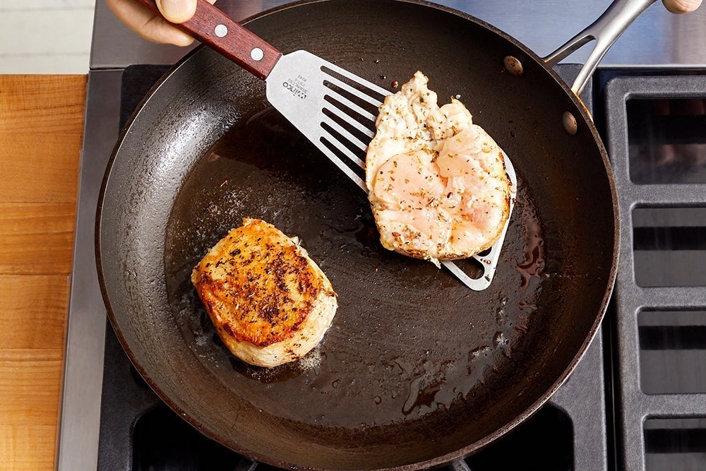 recipe-step-image-Cook the chicken}