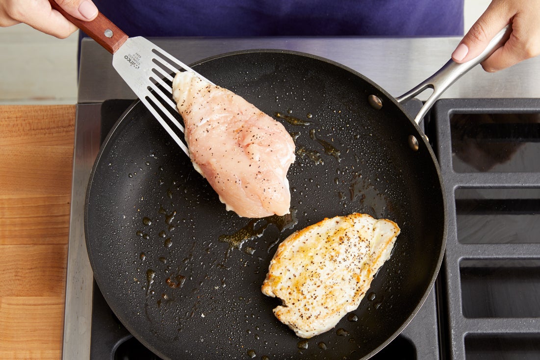 recipe-step-image-Cook the chicken}