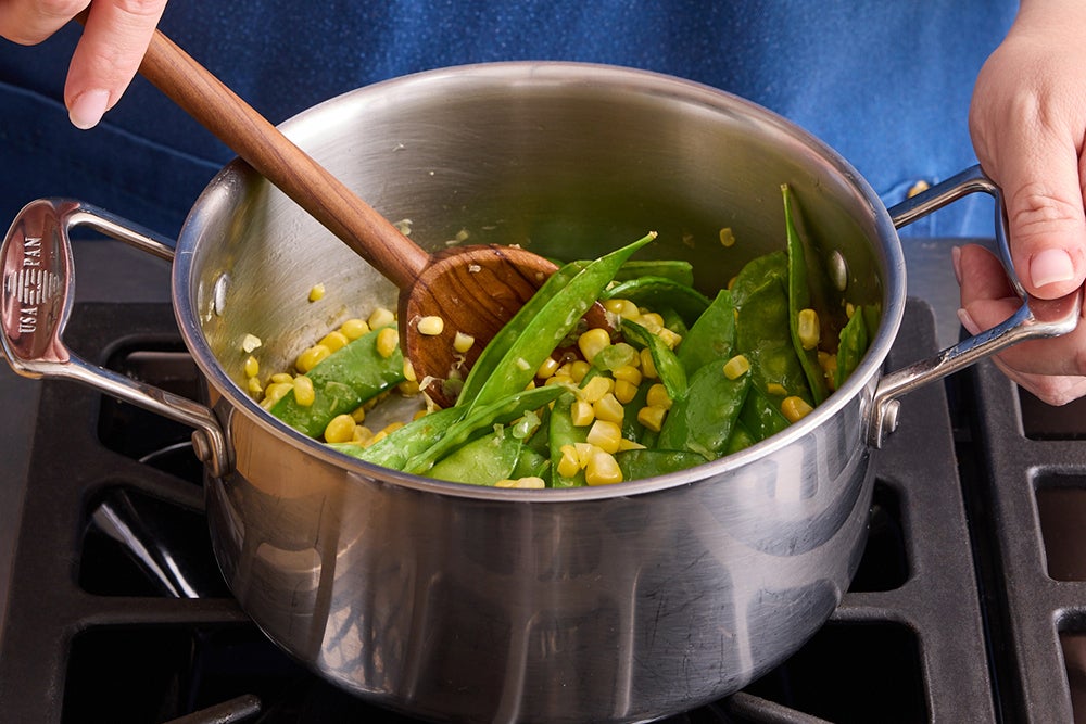 recipe-step-image-Cook the pork & vegetables }