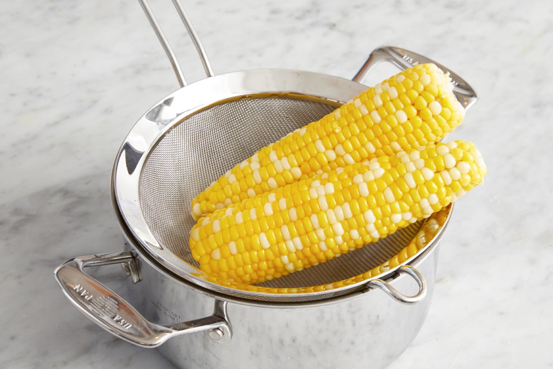 recipe-step-image-Cook the corn}