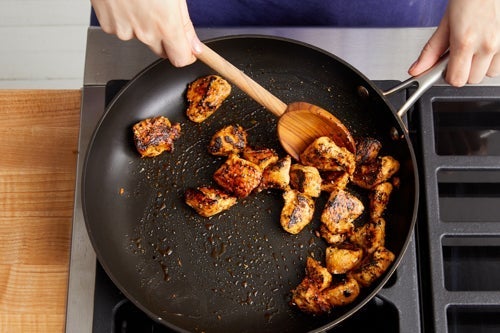 recipe-step-image-Cook the chicken}