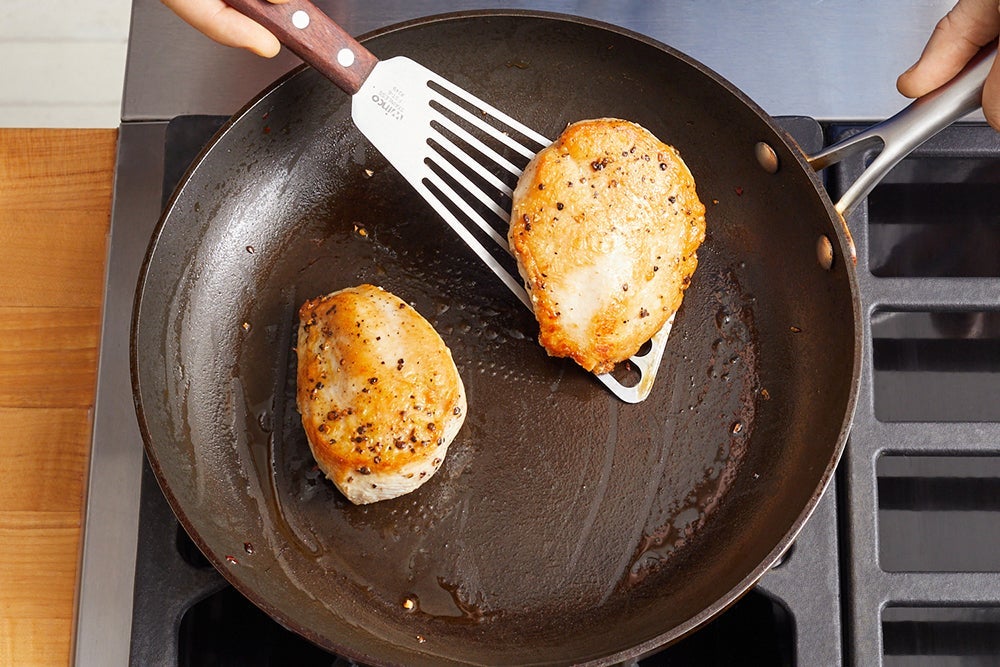 recipe-step-image-Cook the chicken}