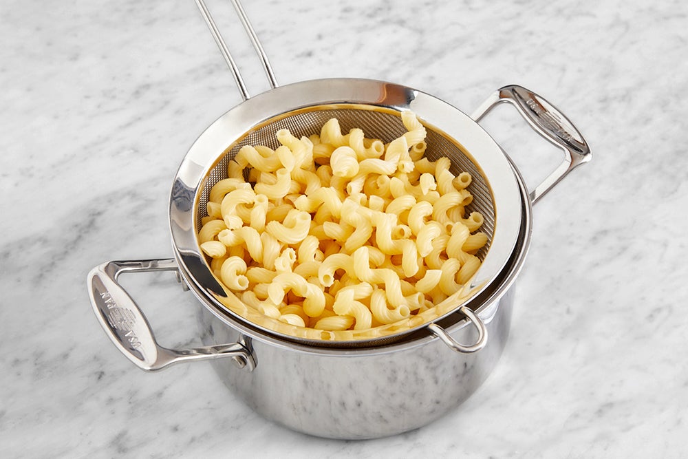 recipe-step-image-Cook the pasta}