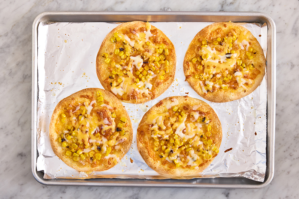 recipe-step-image-Prepare the tostadas}