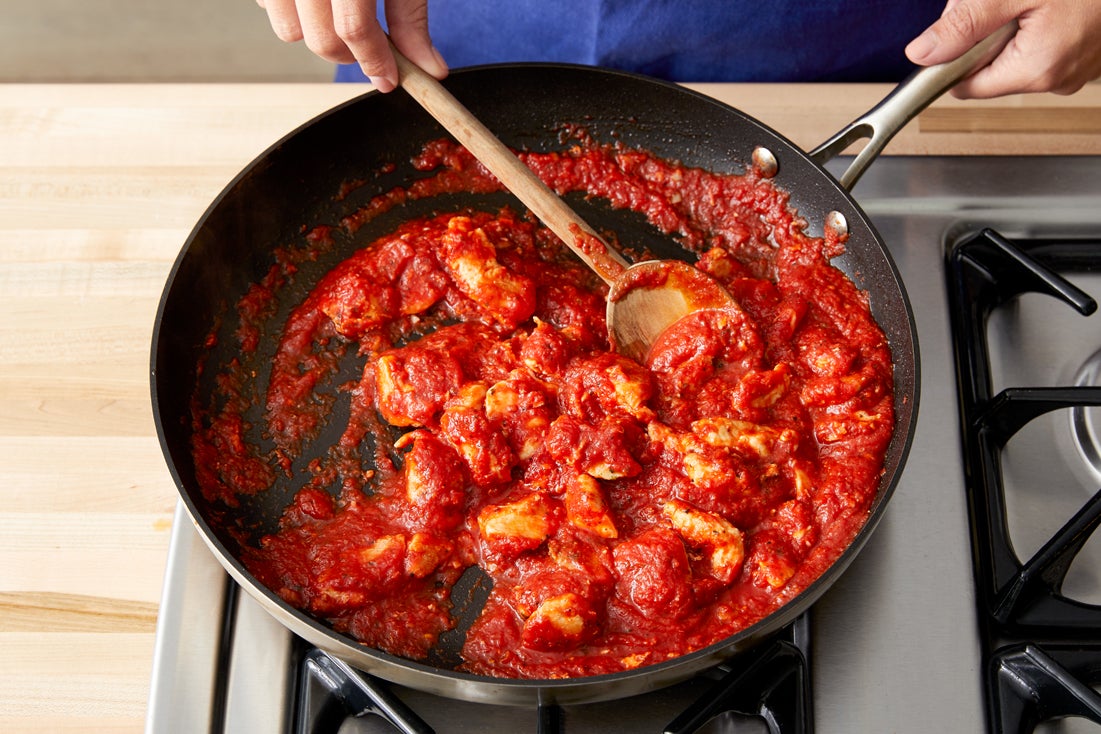 recipe-step-image-Cook the chicken & make the sauce:}