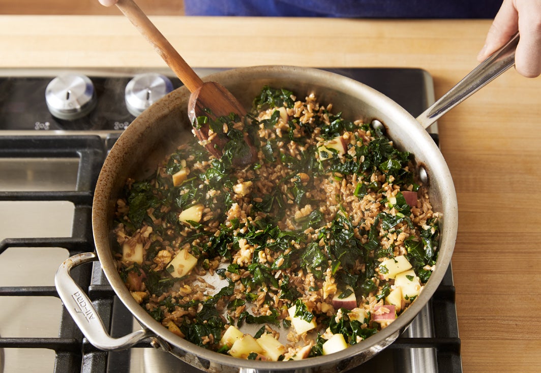 recipe-step-image-Make the salad:}