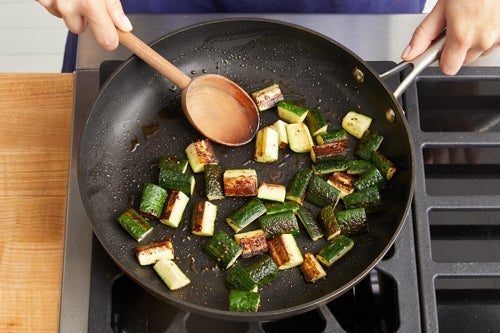 recipe-step-image-Cook the zucchini}