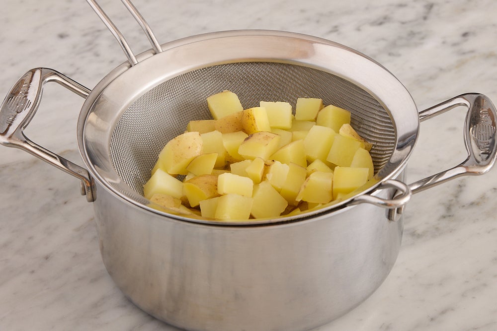 recipe-step-image-Cook the potatoes}