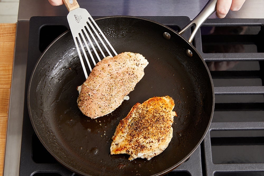 recipe-step-image-Cook the chicken}