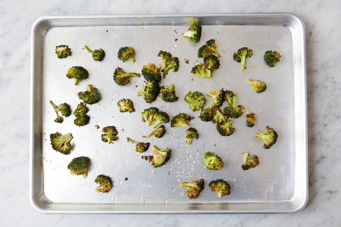 recipe-step-image-Prepare & roast the broccoli:}