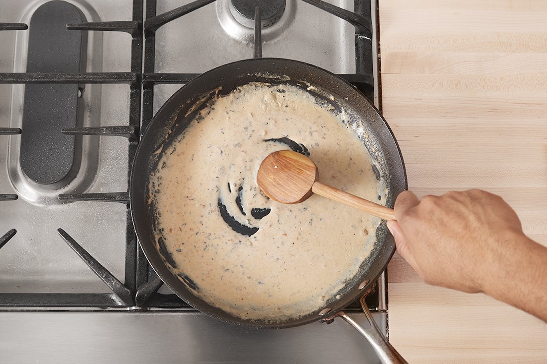 recipe-step-image-Make the gravy & plate your dish:}