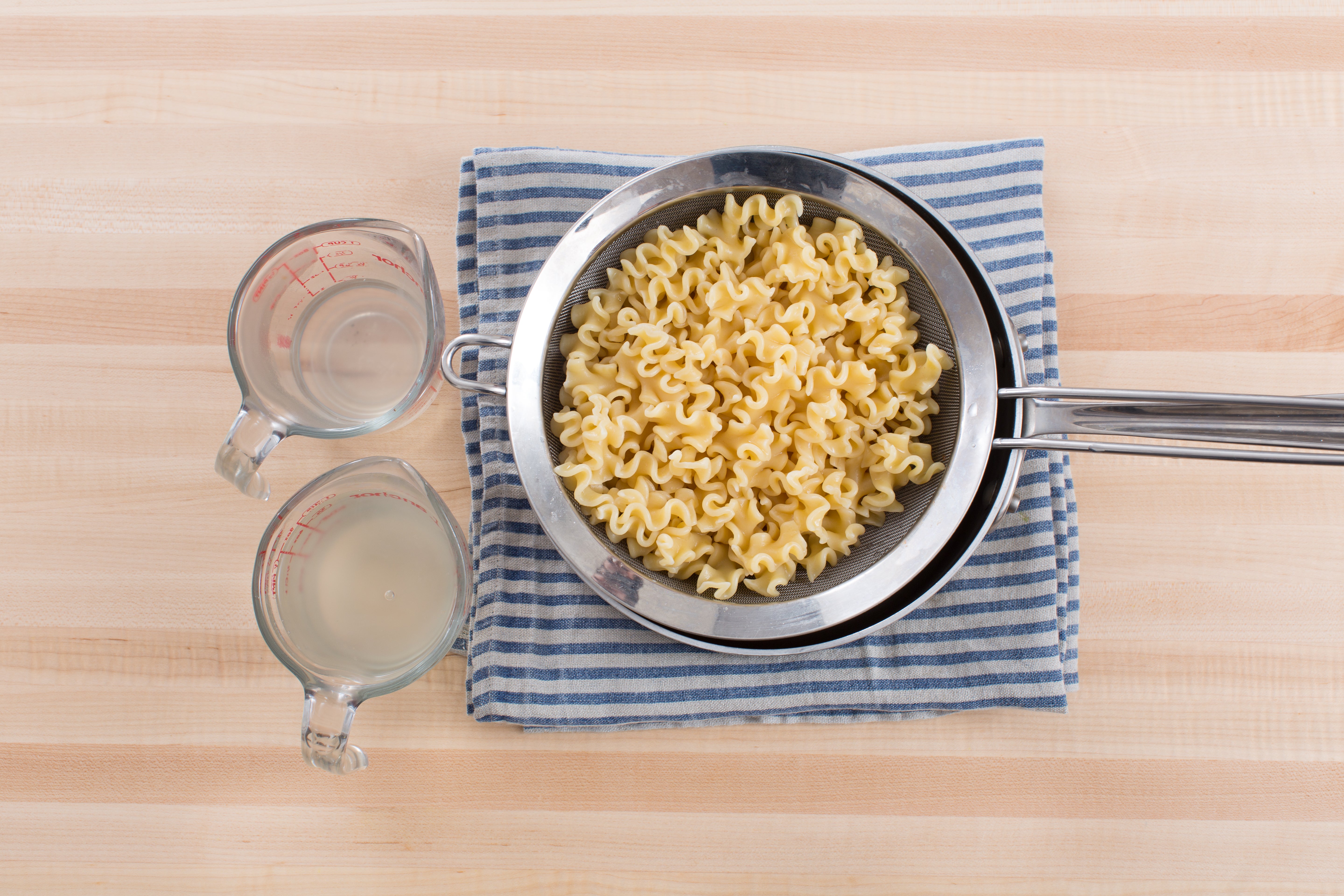 recipe-step-image-Cook the pasta}