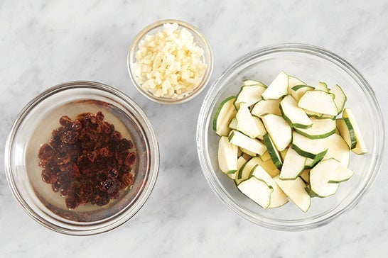 recipe-step-image-Prepare the ingredients}